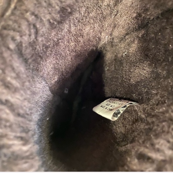 UGG Boots - Picture 7 of 7